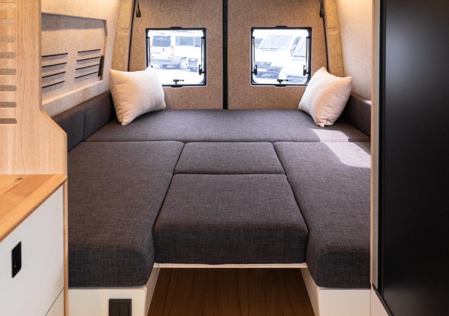 Modell PACIFIC: Längsbett im Heck